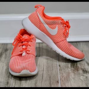 Nike women’s gym shoes